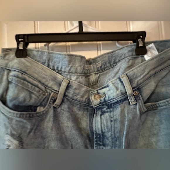 Relaxed slim built in flex men distressed ripped light blue jeans si”z 36x30 - Picture 5 of 9